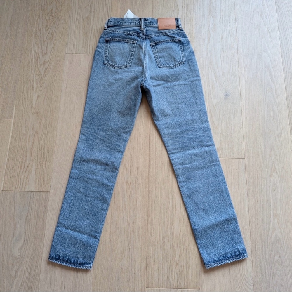 Moussy High-Rise Straight Jeans in Light Blue Wash 27 - Picture 4 of 7